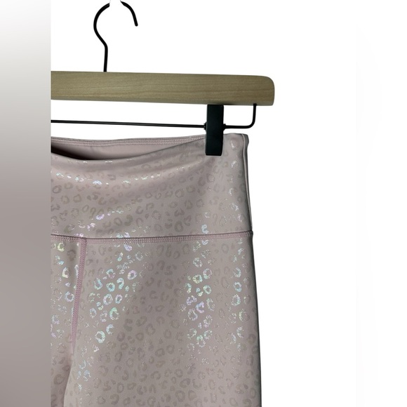 Zyia Active Women’s Light Pink Shimmer Leopard Leggings Size 6-8 / S - Picture 2 of 5